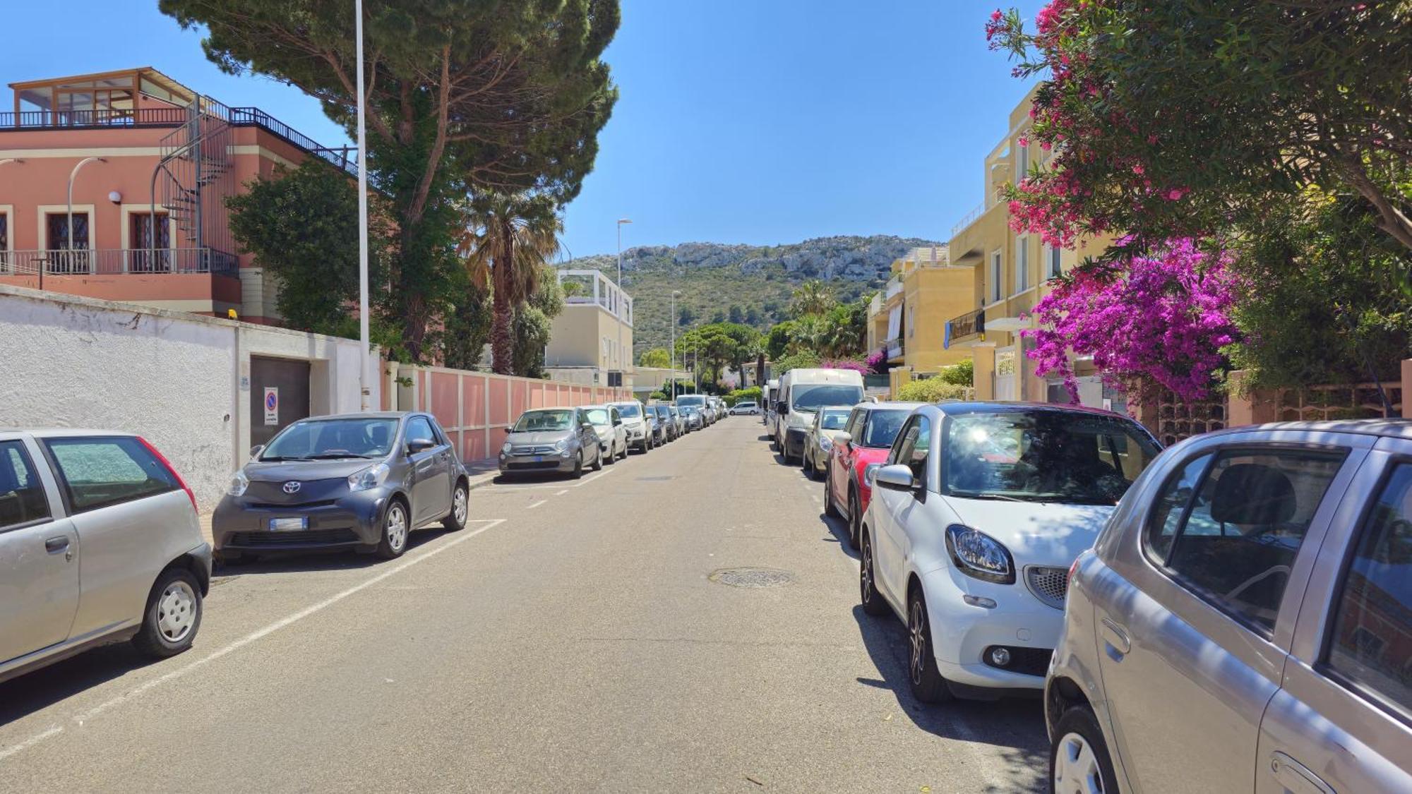 Holiday Poetto Cagliari Exterior photo